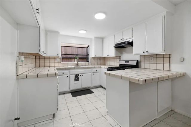 13534 Cordary Avenue 14, Hawthorne, CA 90250