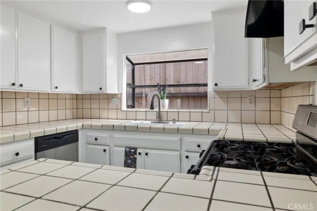 13534 Cordary Avenue 14, Hawthorne, CA 90250