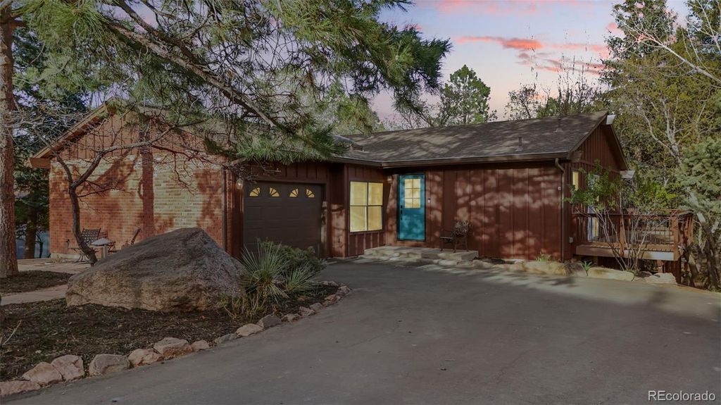 15 Stover Lane, Manitou Springs, CO 80829