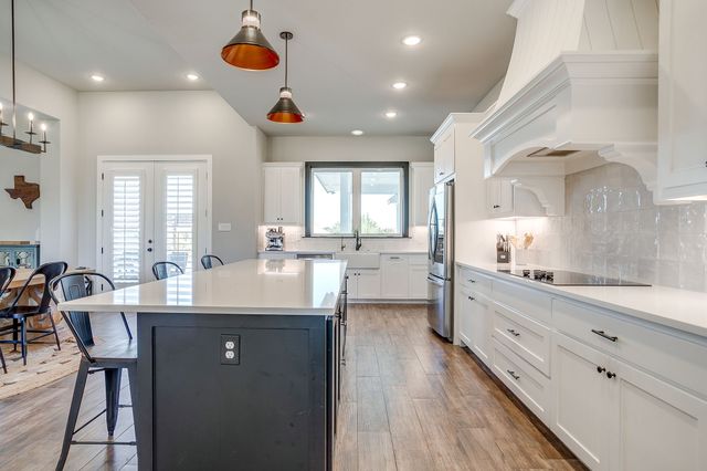 1005 Kingsley Court, Weatherford, TX 76087