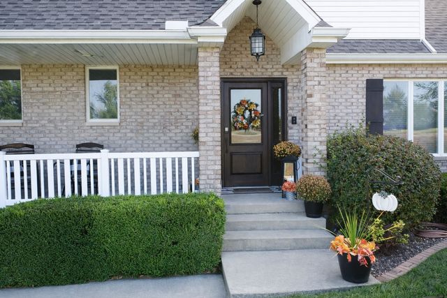 23 Cedarwood Drive, Watseka, IL 60970