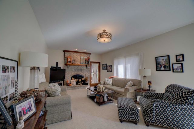 23 Cedarwood Drive, Watseka, IL 60970