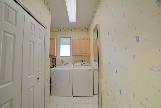 23 Cedarwood Drive, Watseka, IL 60970