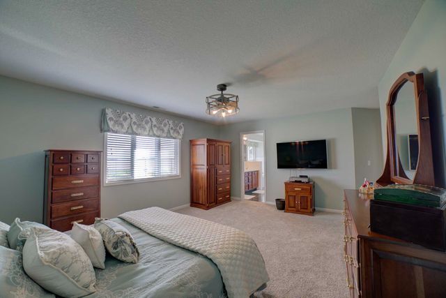 23 Cedarwood Drive, Watseka, IL 60970