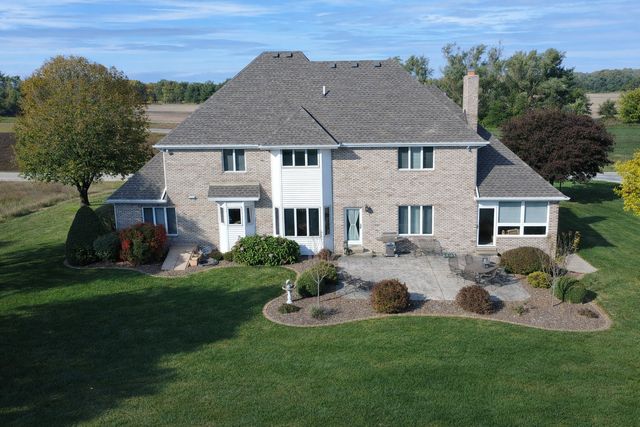 23 Cedarwood Drive, Watseka, IL 60970