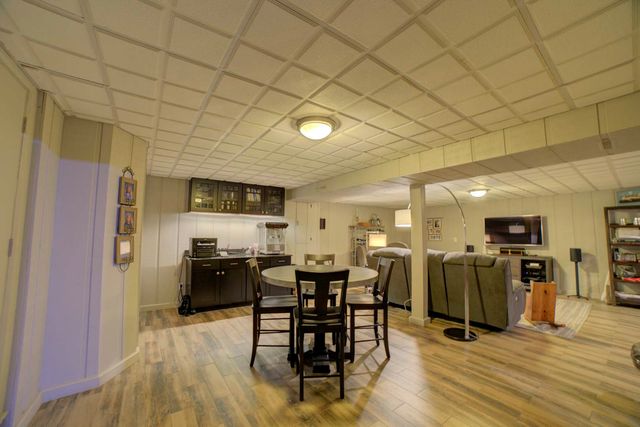 23 Cedarwood Drive, Watseka, IL 60970