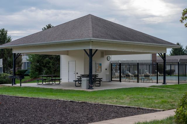 3800 SADDLEBROOK PL 408, Columbia, MO 65202