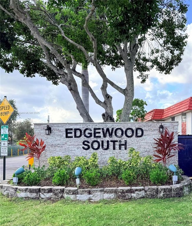 22805 SW 66th Ave 208, Boca Raton, FL 33428