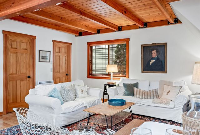 2201 Ebony Street, Port Townsend, WA 98368