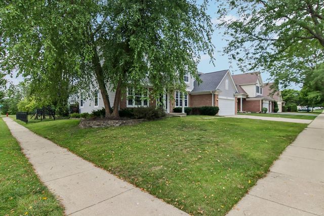 1201 Sterling Drive, Mundelein, IL 60060