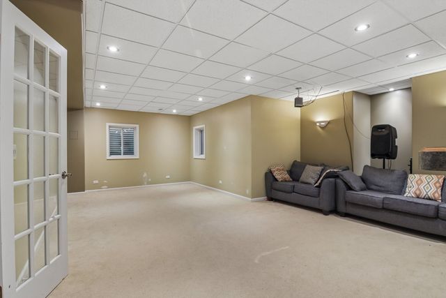 1201 Sterling Drive, Mundelein, IL 60060