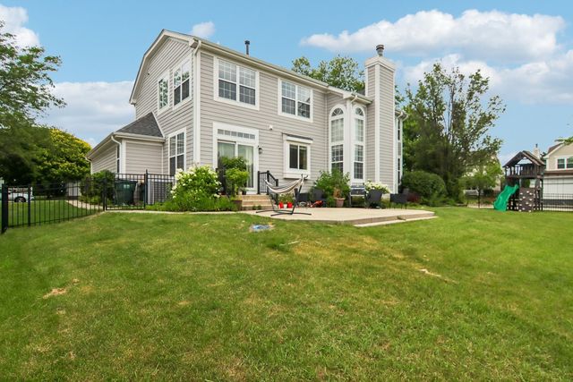 1201 Sterling Drive, Mundelein, IL 60060