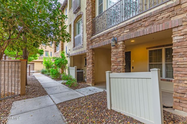 2444 E MONTECITO Avenue, Phoenix, AZ 85016