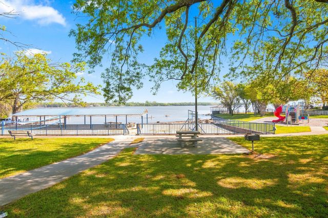 605 Keel Way, Azle, TX 76020