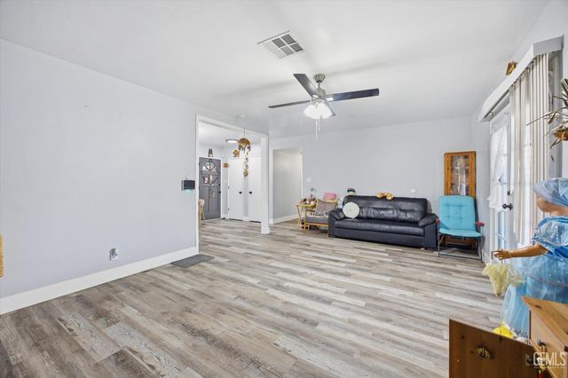 2208 Greenwood Drive, Bakersfield, CA 93306