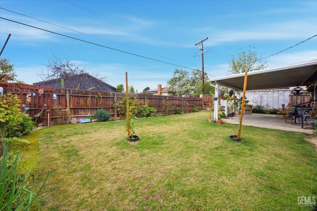 2208 Greenwood Drive, Bakersfield, CA 93306