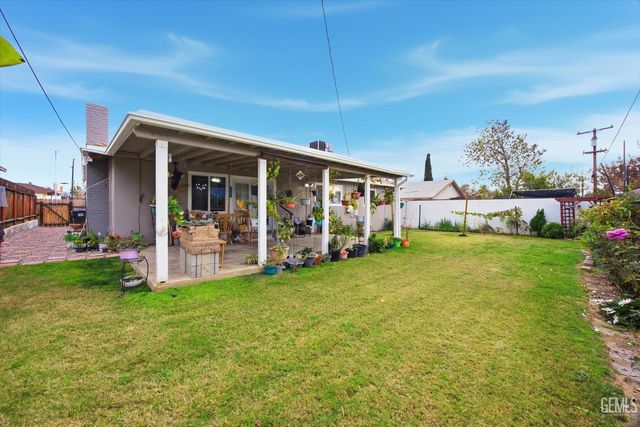 2208 Greenwood Drive, Bakersfield, CA 93306