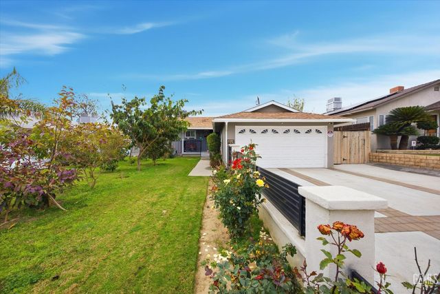 2208 Greenwood Drive, Bakersfield, CA 93306