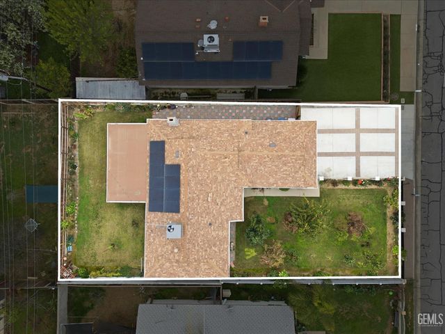 2208 Greenwood Drive, Bakersfield, CA 93306