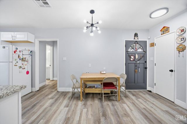 2208 Greenwood Drive, Bakersfield, CA 93306