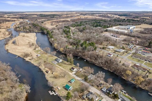 129 E Water Street, Montello, WI 53949