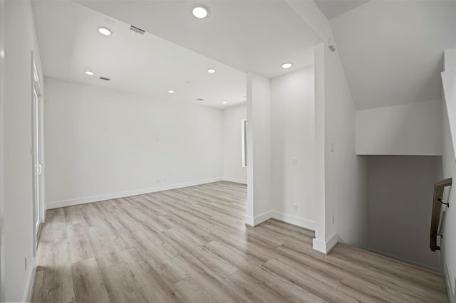 870 W Little York Road B, Houston, TX 77091