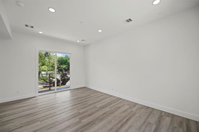 870 W Little York Road B, Houston, TX 77091