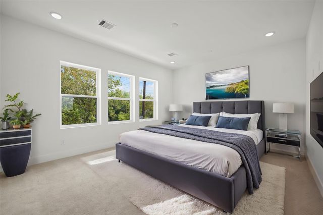 870 W Little York Road B, Houston, TX 77091