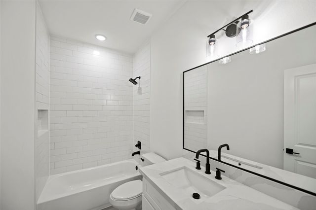 870 W Little York Road B, Houston, TX 77091