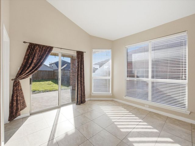 5204 Grayson Ridge Drive, Fort Worth, TX 76179