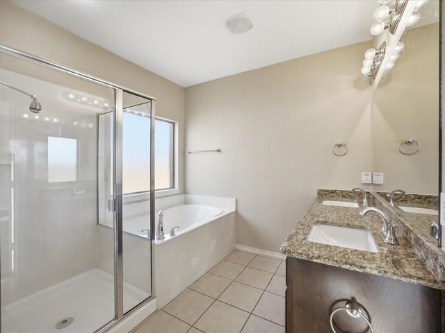 5204 Grayson Ridge Drive, Fort Worth, TX 76179