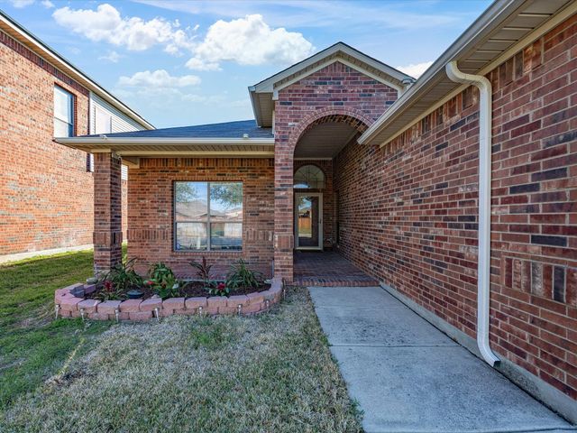 5204 Grayson Ridge Drive, Fort Worth, TX 76179