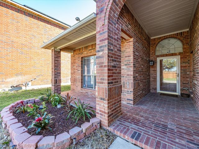 5204 Grayson Ridge Drive, Fort Worth, TX 76179