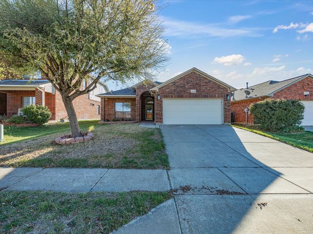 5204 Grayson Ridge Drive, Fort Worth, TX 76179