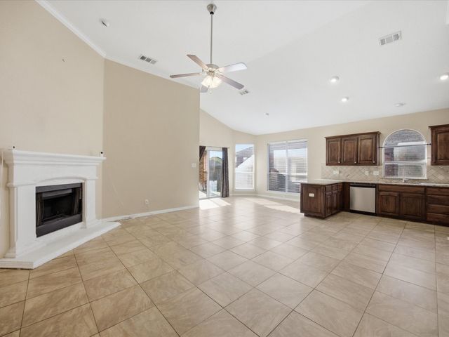5204 Grayson Ridge Drive, Fort Worth, TX 76179