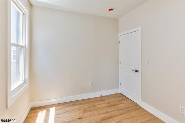 152 N Clinton St, East Orange City, NJ 07017