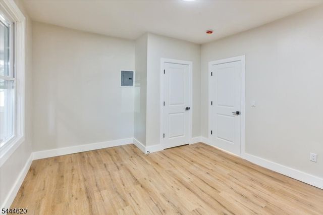 152 N Clinton St, East Orange City, NJ 07017