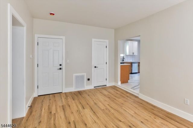 152 N Clinton St, East Orange City, NJ 07017