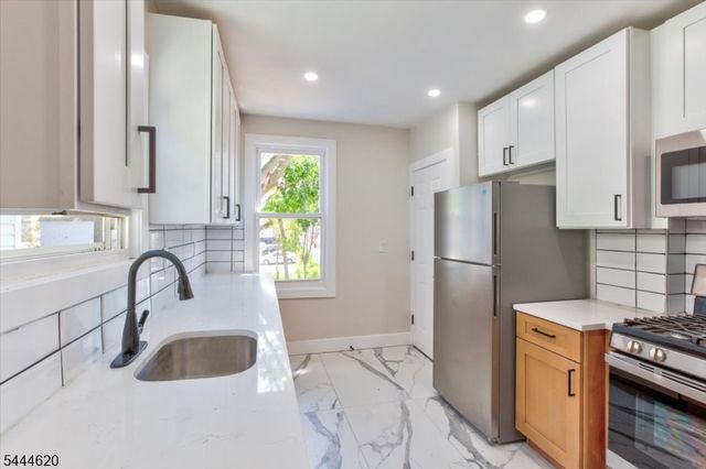 152 N Clinton St, East Orange City, NJ 07017