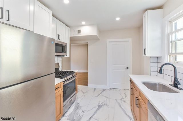 152 N Clinton St, East Orange City, NJ 07017