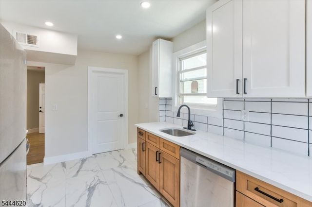 152 N Clinton St, East Orange City, NJ 07017