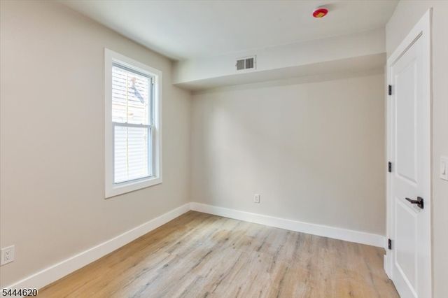 152 N Clinton St, East Orange City, NJ 07017