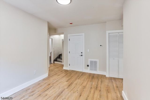 152 N Clinton St, East Orange City, NJ 07017