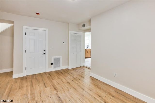 152 N Clinton St, East Orange City, NJ 07017