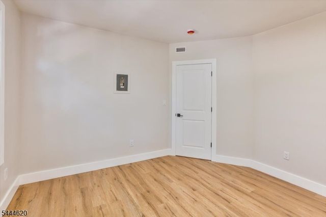152 N Clinton St, East Orange City, NJ 07017