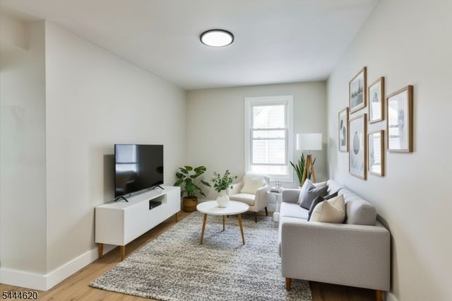 152 N Clinton St, East Orange City, NJ 07017