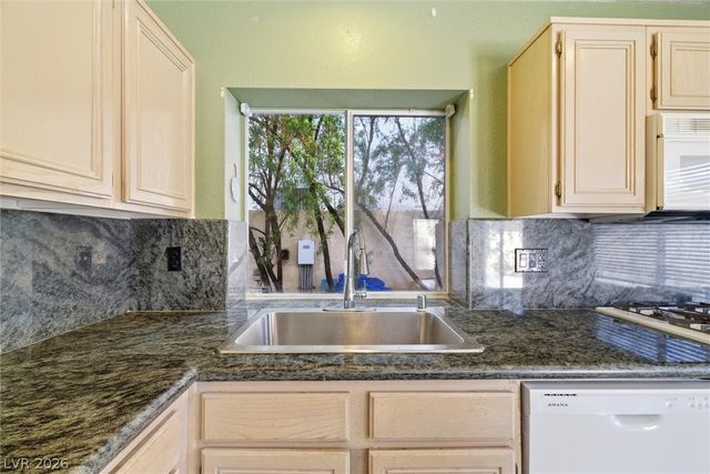 2341 Queen Bee Court, Las Vegas, NV 89134