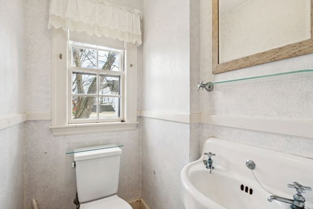 160 Cedar Avenue, Arlington, MA 02476