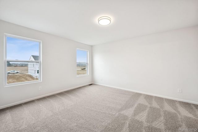 707 Knollwood Bend, Chelsea, MI 48118