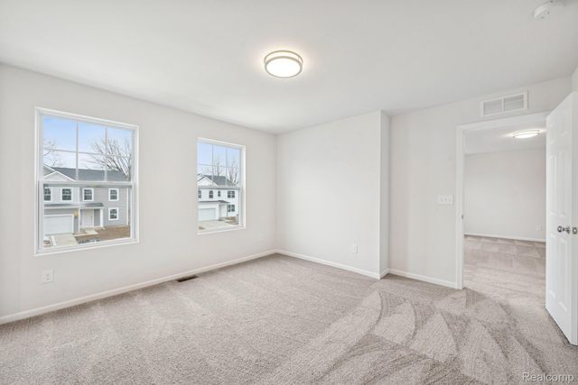 707 Knollwood Bend, Chelsea, MI 48118